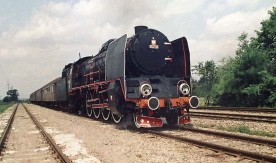 Parowóz Pt-47-50 z pociągiem osobowym, 1986. Fot. J. Szeliga. Numer...